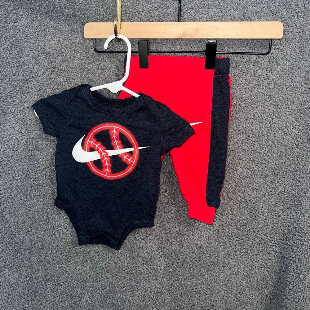 Infant Nike outfit